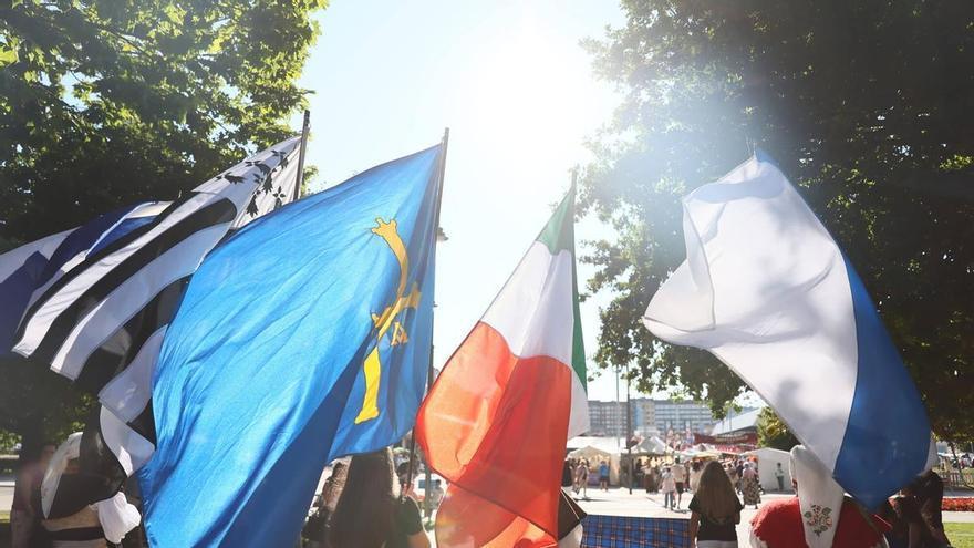 EN IMÁGENES: La ceremonia de las banderas del Festival Intercéltico de Avilés