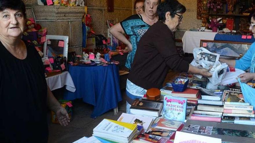 Un momento del mercadillo durante la mañana de ayer. // G. Núñez