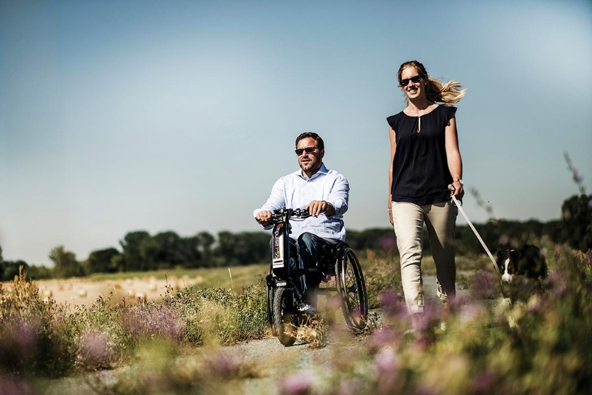 Convierte tu silla de ruedas en una moto con los handbikes de Sanicor.