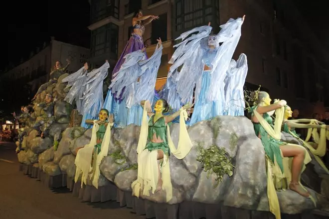 Feria de Murcia: Gran Desfile de Moros y Cristianos