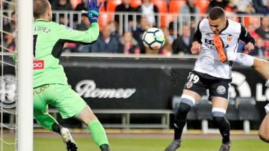 Rodrigo remata de cap i supera Pau López en l&#039;únic gol del partit