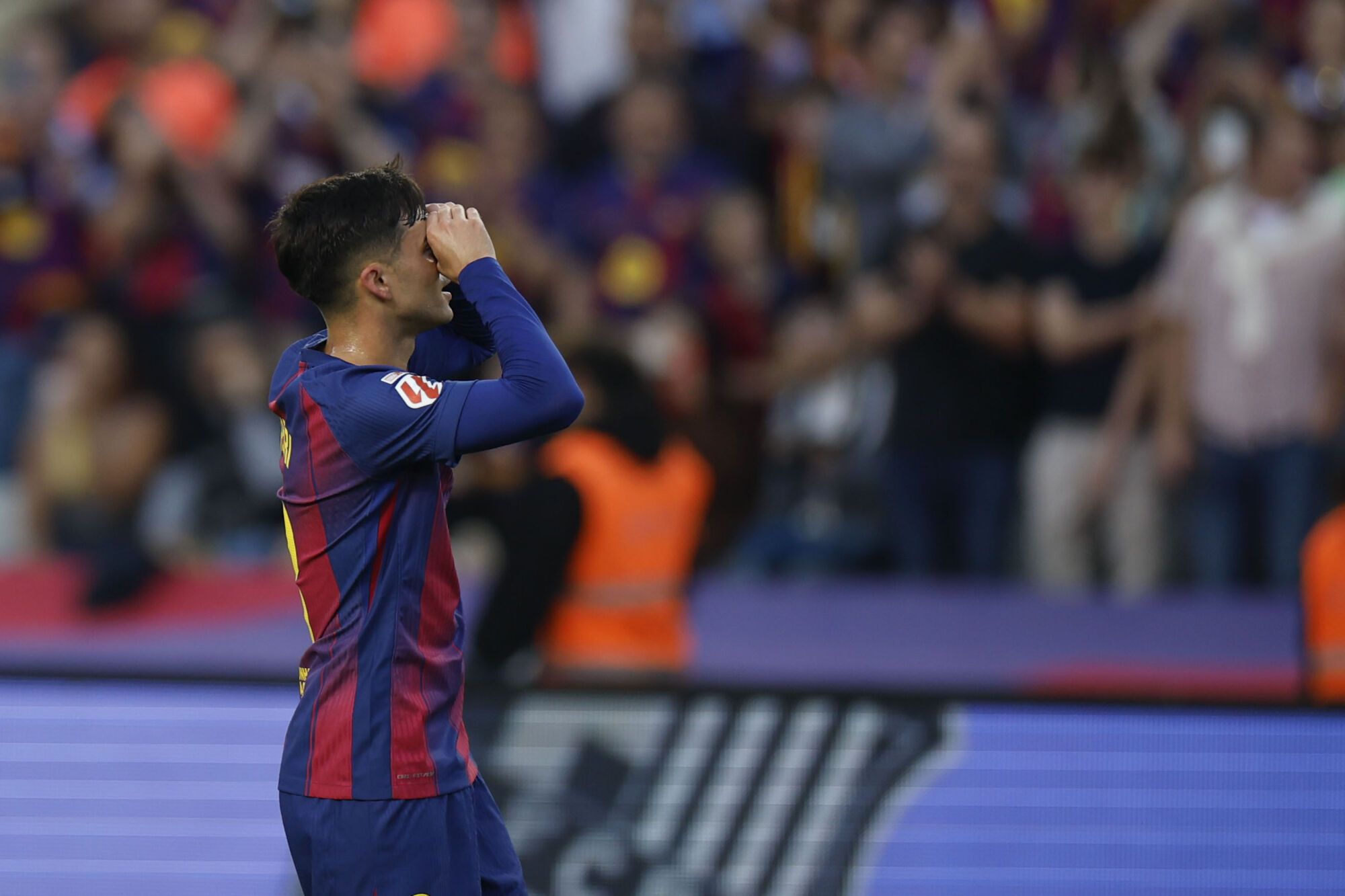 Pedri celebra un gol