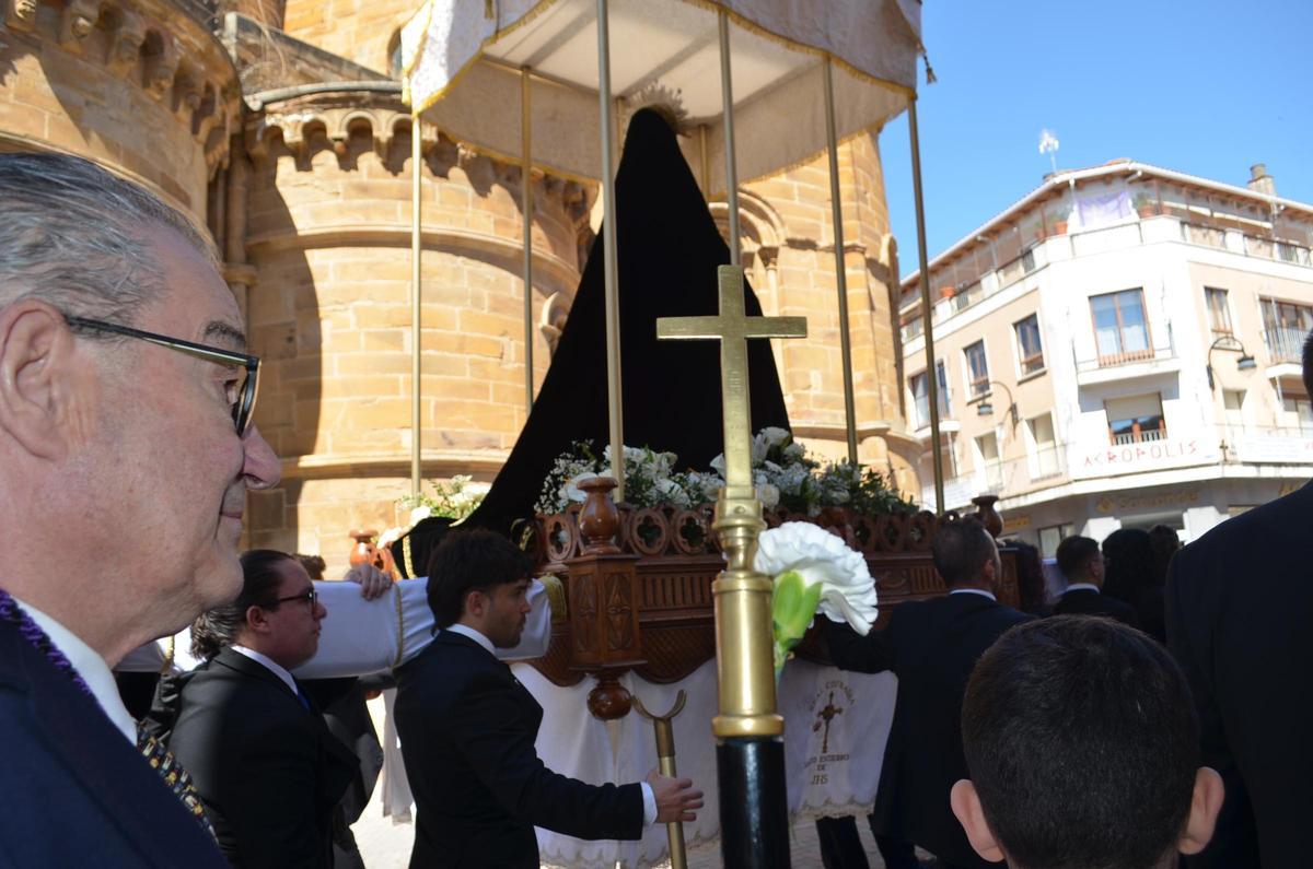 La Procesión del Resucitado en Benavente, en imágenes