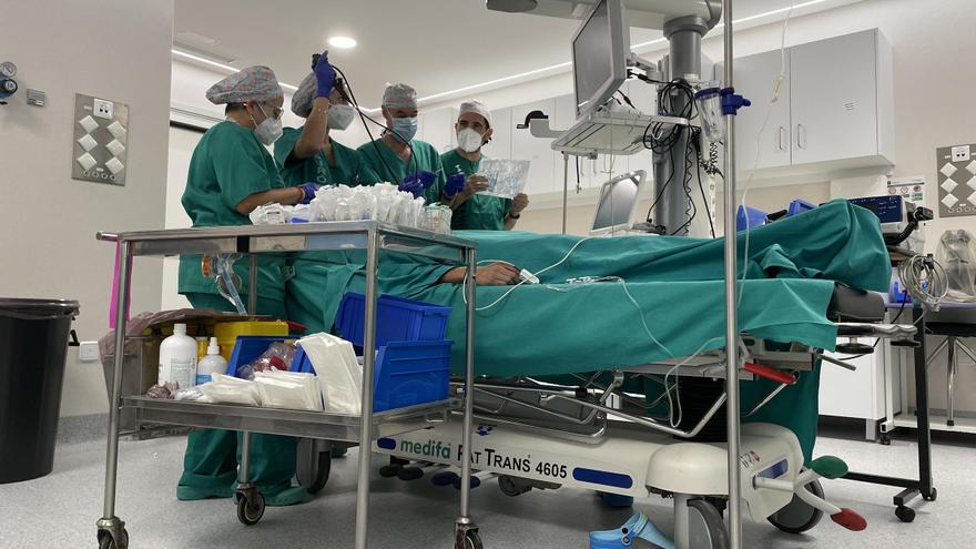 La nueva sala de broncoscopia del Regional atenderá a mil pacientes con enfermedad pulmonar al año