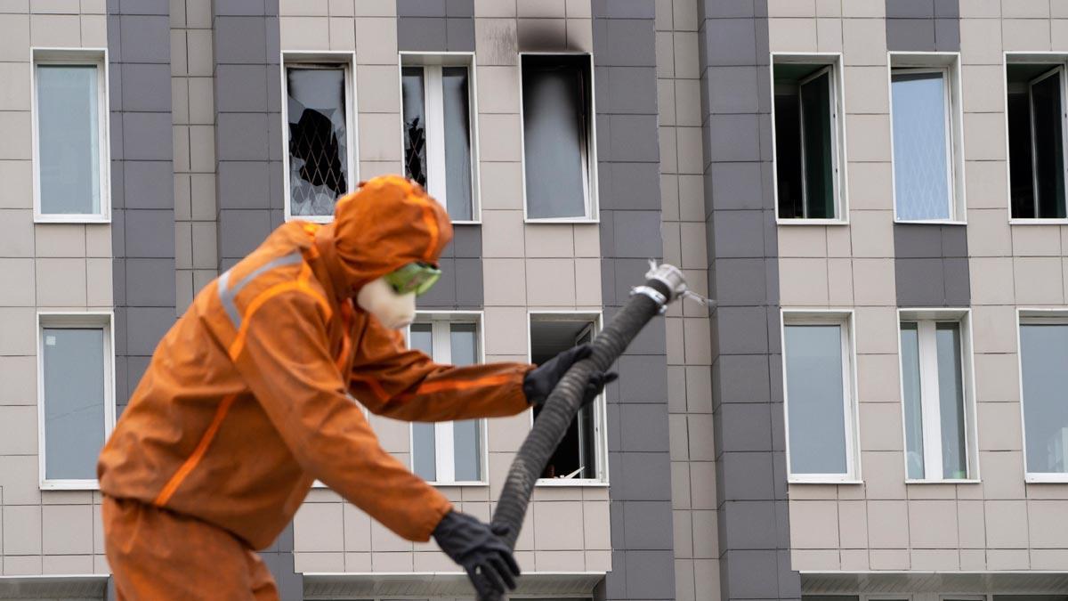 Mueren cinco personas en el incendio de una UCI de un hospital en San Petersburgo