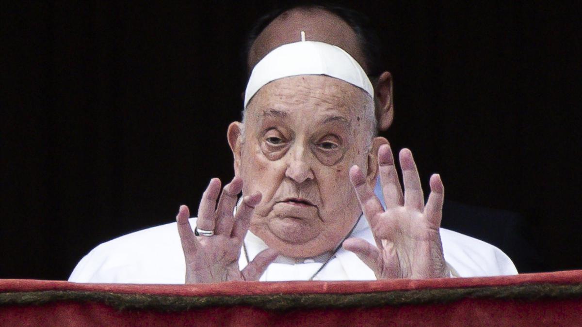 El momento del anuncio de la muerte del papa Francisco