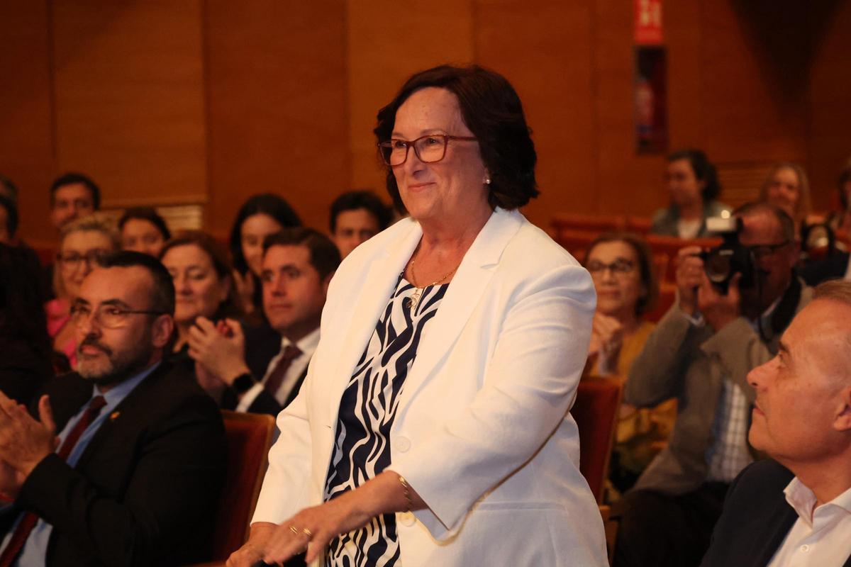 Fotogalería I Vila-real homenajea a las reinas y damas de las fiestas de 1976 y 2001