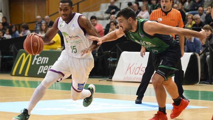 El Unicaja se estrella en Badalona