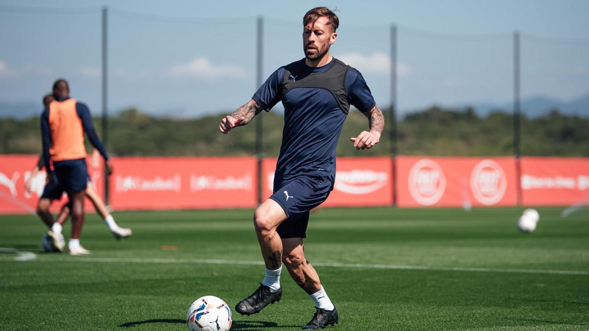 Antonio Luna, durante un entrenamiento con el Girona