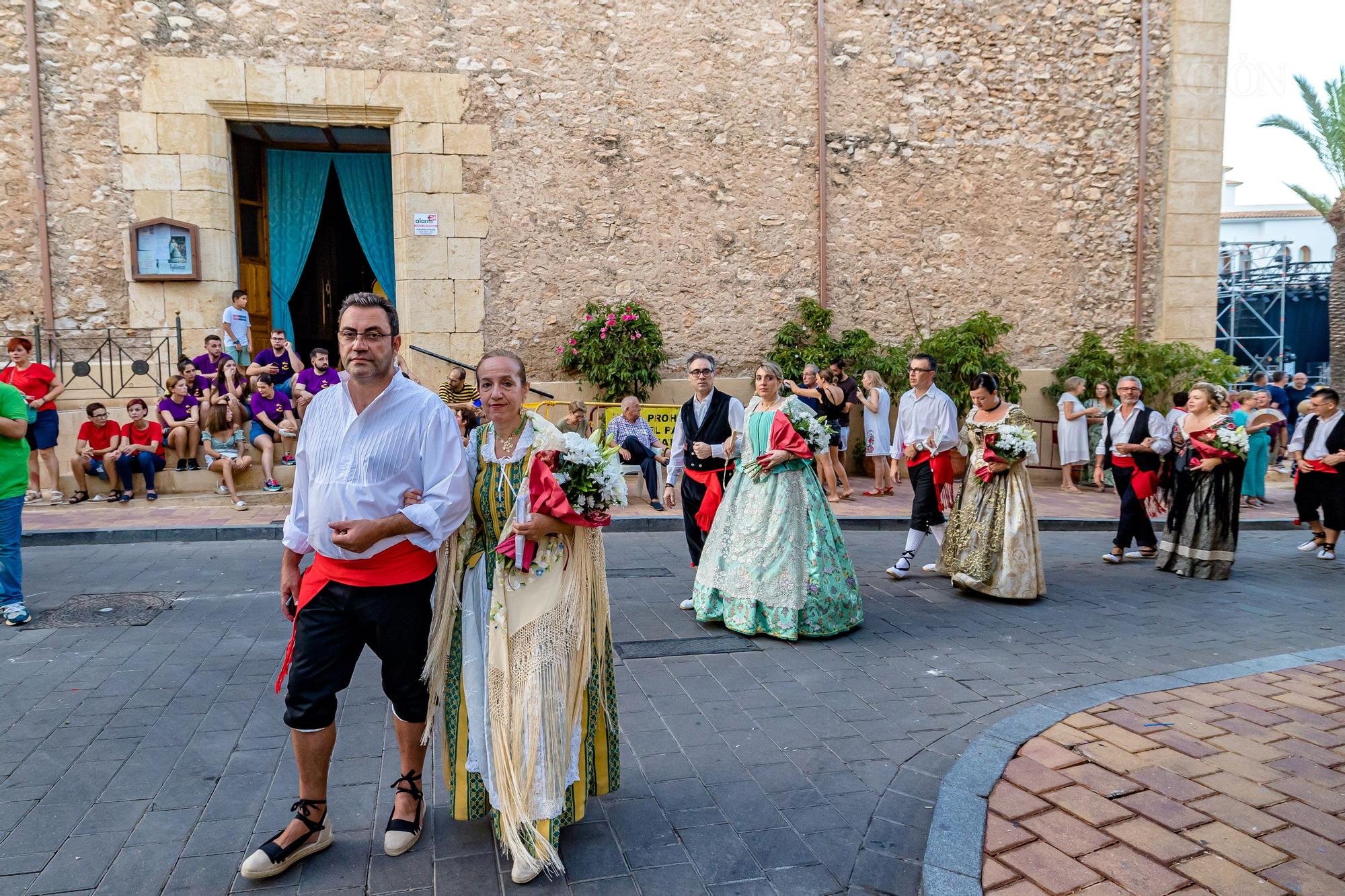 Ofrenda de flores a la Mare de Déu de l'Assumpciò en La Nucía