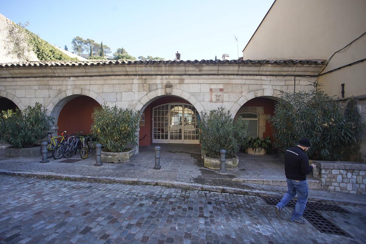 El Centre Jove de Salut integral està situat a la plaça Sant Pere de Girona.