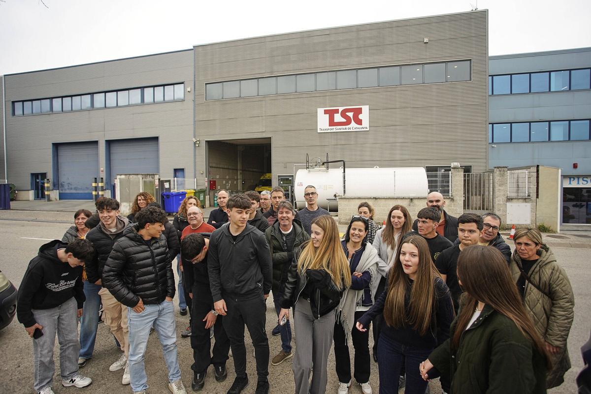info_outline Les imatges de la protesta de les famílies que els seus fills estudien un cicle formatiu d’emergències mèdiques i els han prohibit fer pràctiques en ambulàncies