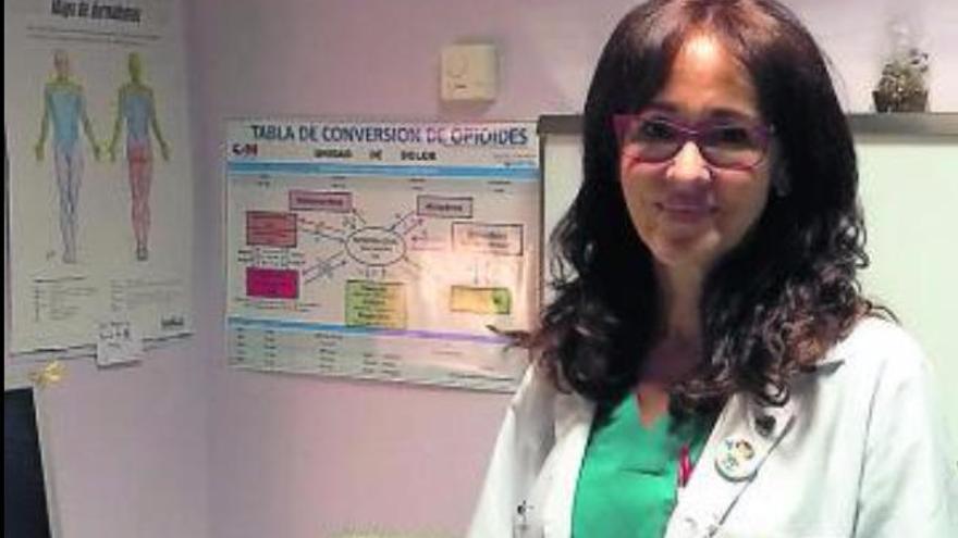 La doctora Mar Domínguez, el pasado viernes en su consulta del hospital.