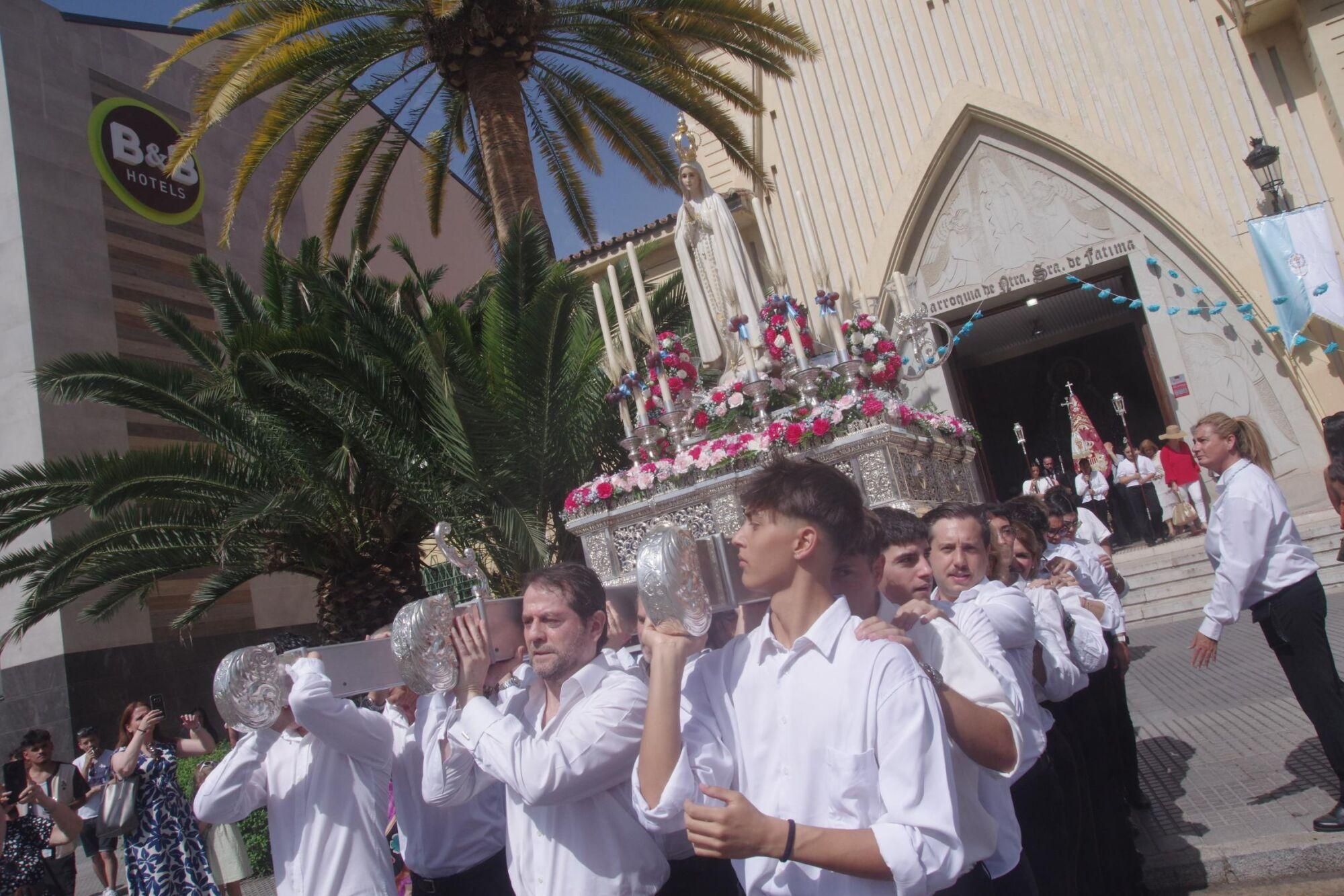 Traslado de la Virgen de Fátima y la Virgen de las Mercedes (El Tarajal) hacia sus altares por la festividad del Corpus en Málaga