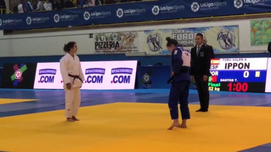 Así fue el triunfo europeo de la judoka Ariane Toro, la hija de la medallista olímpica Yolanda Soler