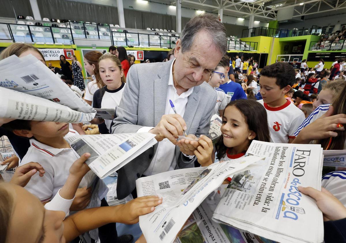 XI Premios «FARO DA ESCOLA» 2026: cientos de pequeños aprendices de periodismo en Navia