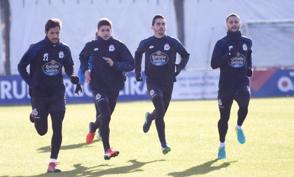 Gaël Kakuta trabajó esta mañana en Abegondo por primera vez desde su incorporación al Deportivo, donde jugará cedido hasta final de temporada.