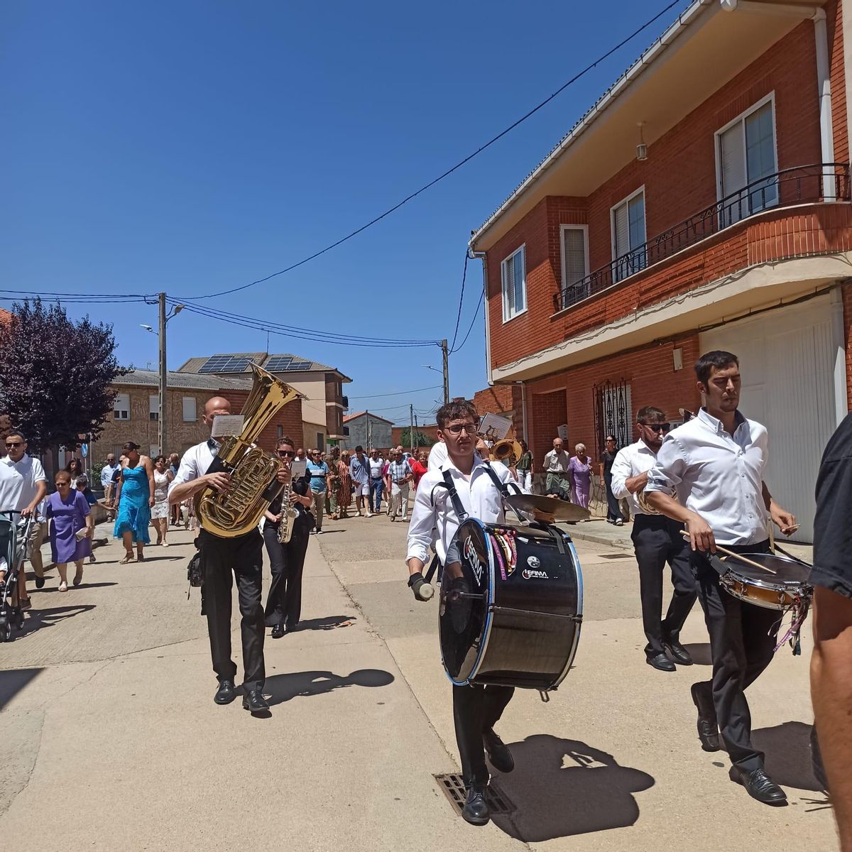 La misa en honor a San Cristóbal y una procesión abrieron el programa festivo.