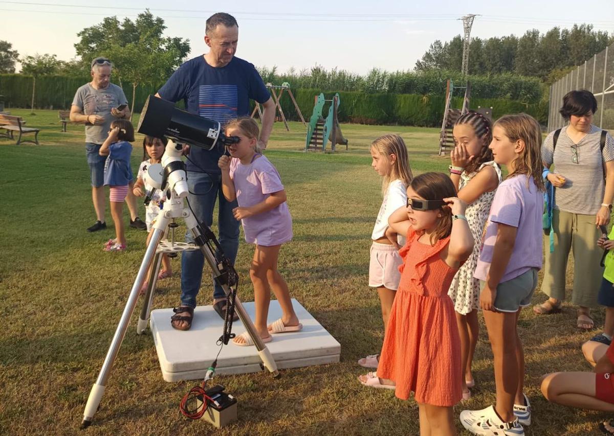 Los más pequeños aprendieron sobre astronomía.
