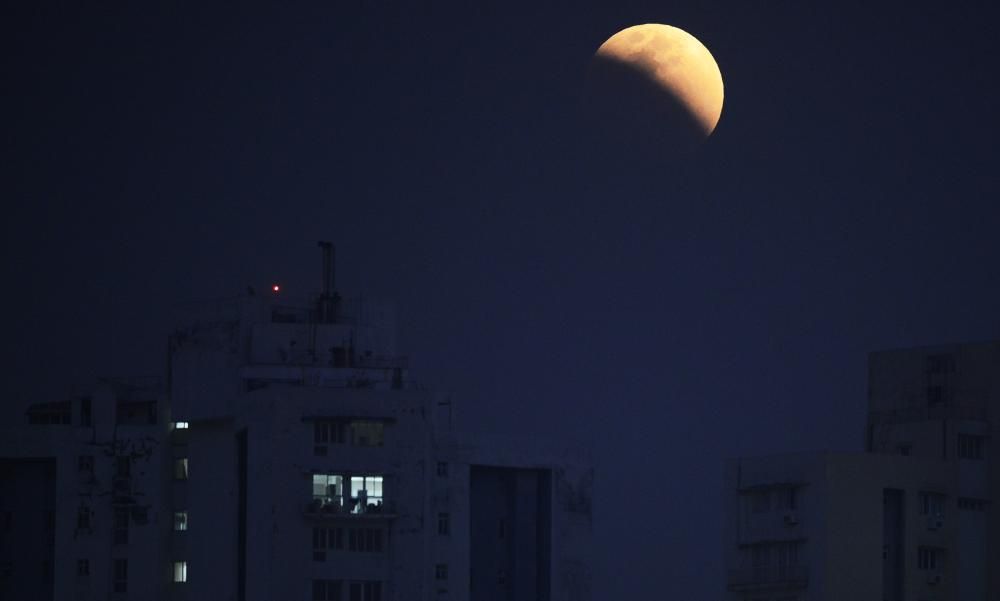 Las mejores imágenes del eclipse de la superluna