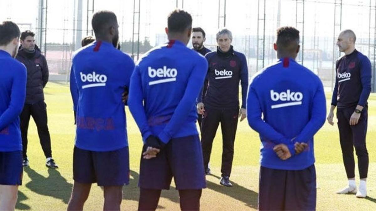 Quique Setién ya pisa el césped de la CE culé en su primer entreno