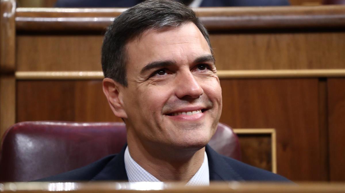 zentauroepp43570338 spain s socialist  psoe  leader pedro sanchez smiles from hi180601105045