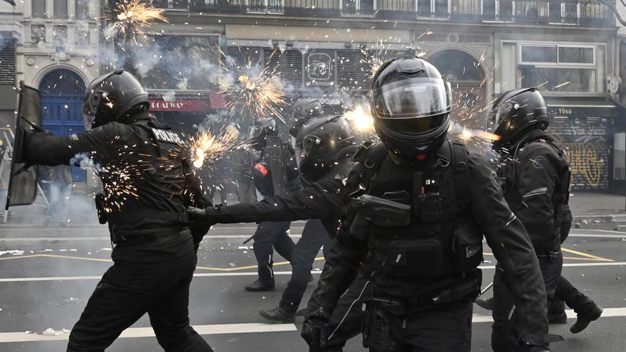 Abren 17 investigaciones por la actuación de la Policía francesa en las últimas protestas