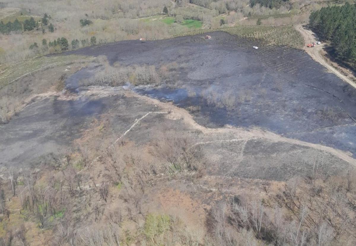 La extensión dañada por las llamas a vista del helicóptero de la Brif. | BRIF LAZA