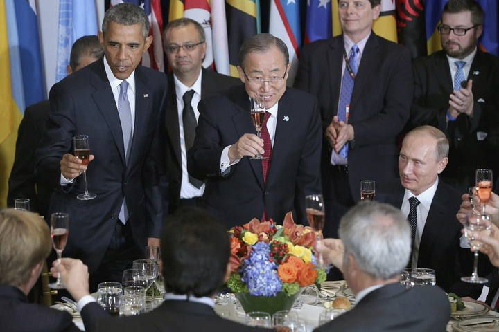 Obama y Putin se saludan durante un encuentro en Nueva York celebrado tras la Asamblea de la ONU