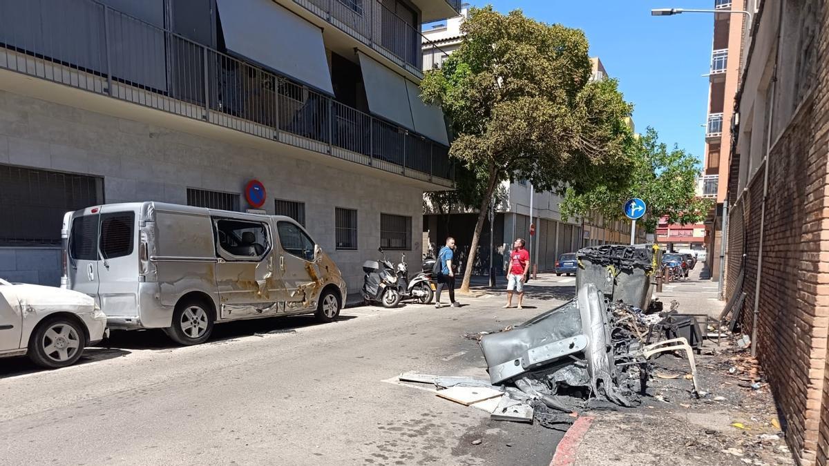 Vídeo: Explosió de tres contenidors intel·ligents a Girona causa danys a façanes i vehicles