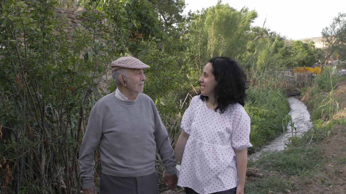 Padre e hija: Leandro Galán y Gema Galán Manzano posan en la Ribera.