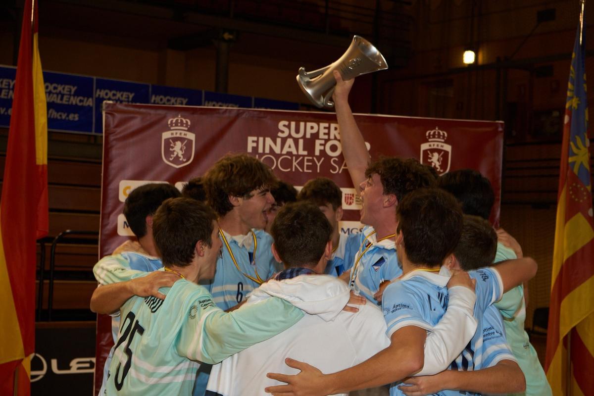 El Junior FC ha revalidado este sábado el título de campeones de España Juveniles de Hockey Sala.