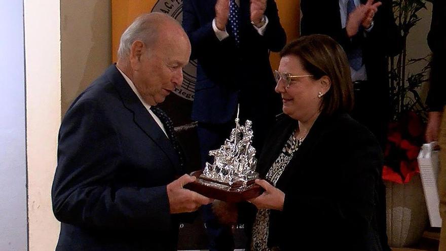 Álvaro Domecq recibe en Priego el premio Neptuno