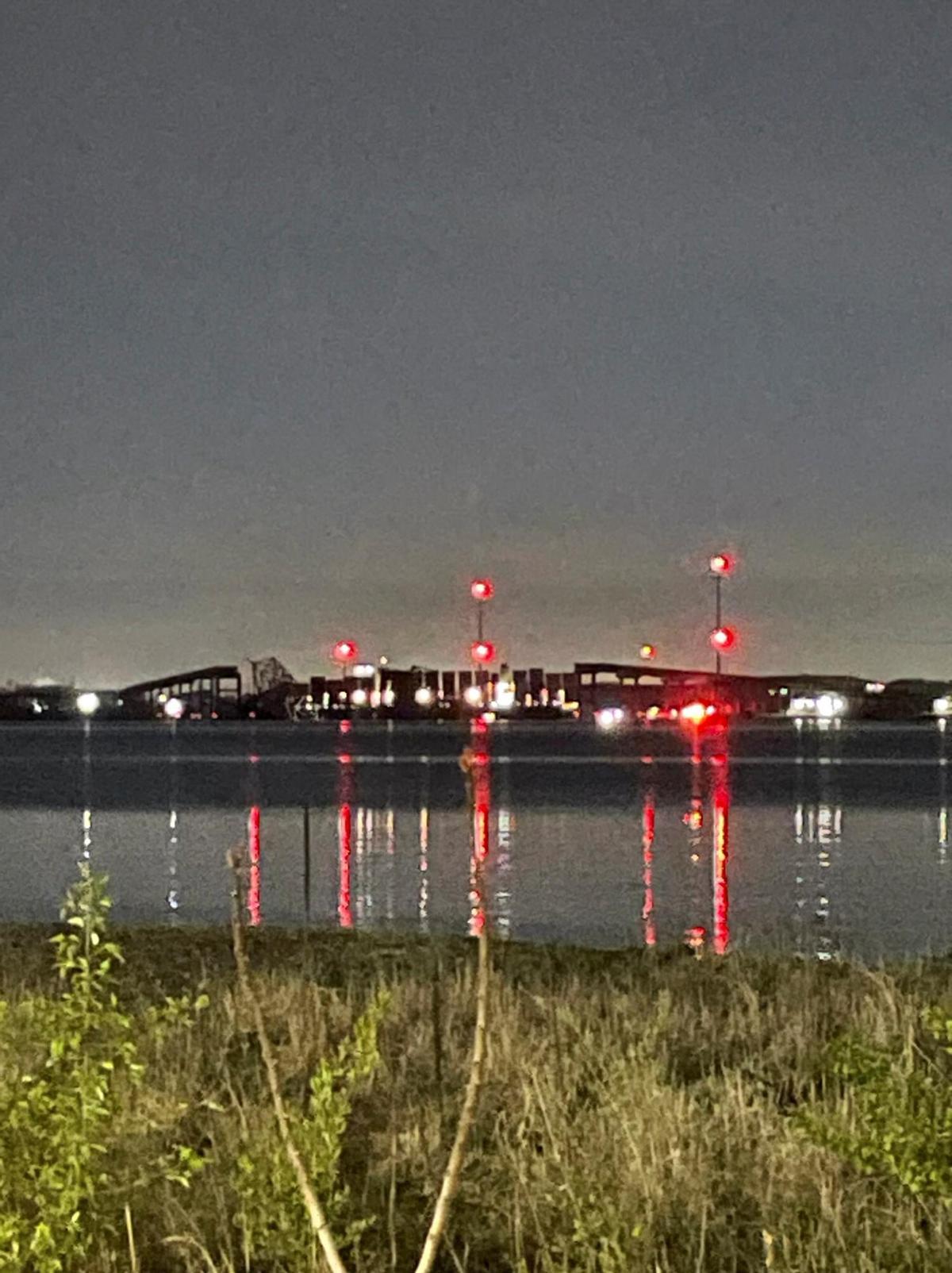 Un barco carguero  impacta contra el puente Francis Scott Key en Baltimore