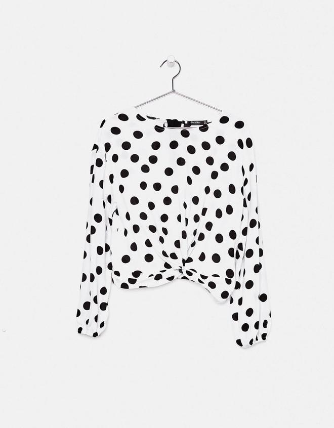Camisas de lunares XXL: anudada de Bershka