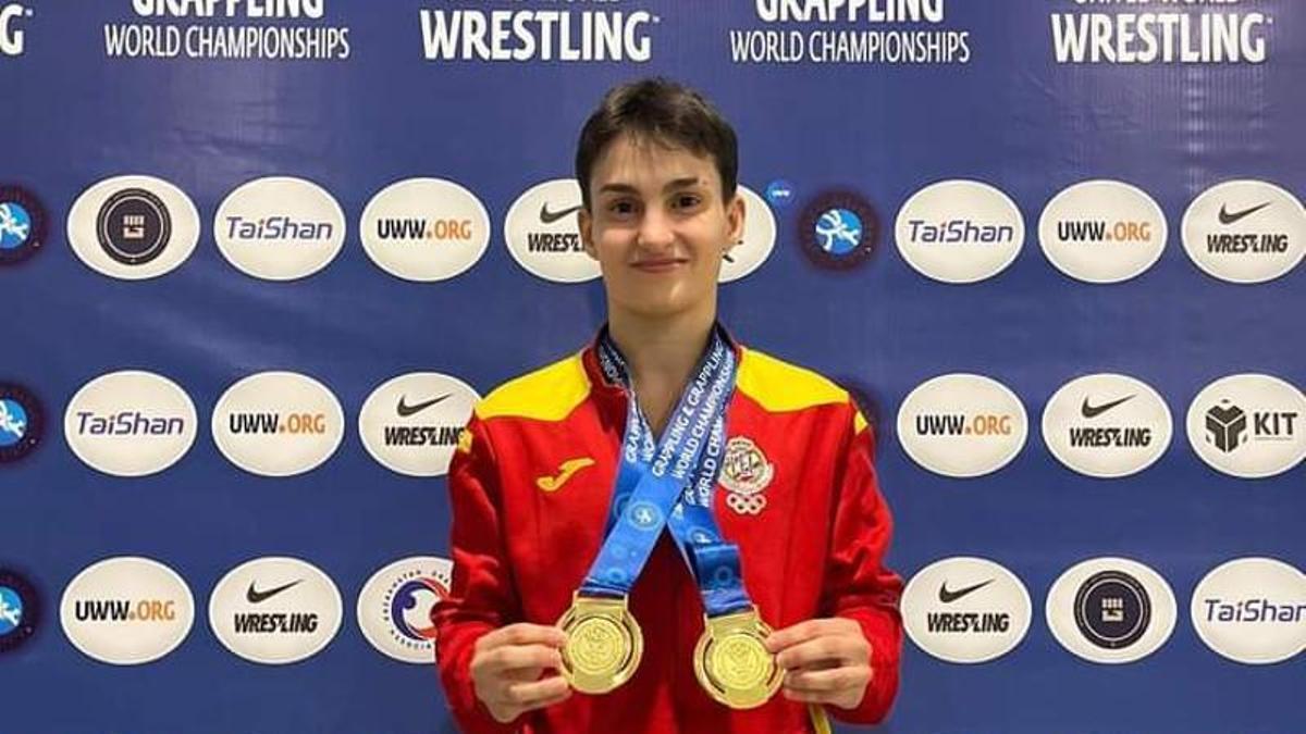 Carlota Prendes, con sus dos medallas de oro