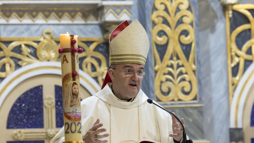 El obispo Munilla acude a la presentación  la Asociación Provida Mater Vitae de Torrevieja