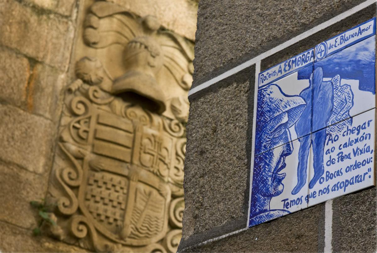 Placa colocada en Ourense que reproduce un fragmento de A Esmorga