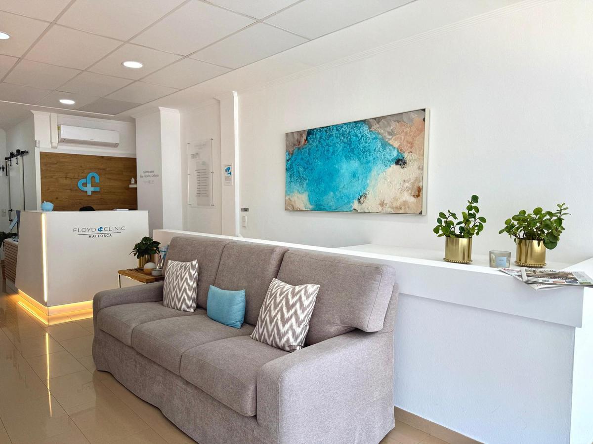 Der Eingangsbereich der FloydClinic in Cala Millor.