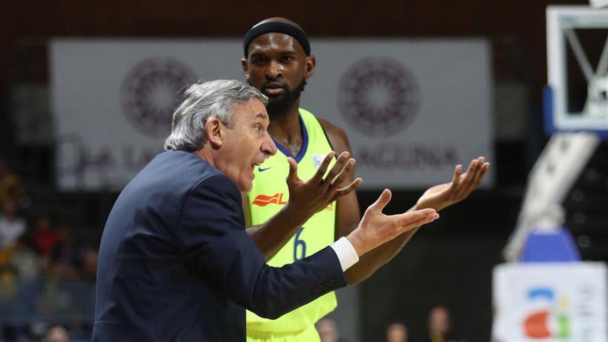 A Pesic no le gustó el juego de Singleton y solo jugó 10 minutos