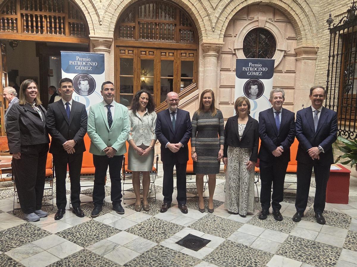 Foto de familia de los galadornados en los Premios Patrocinio Gómez