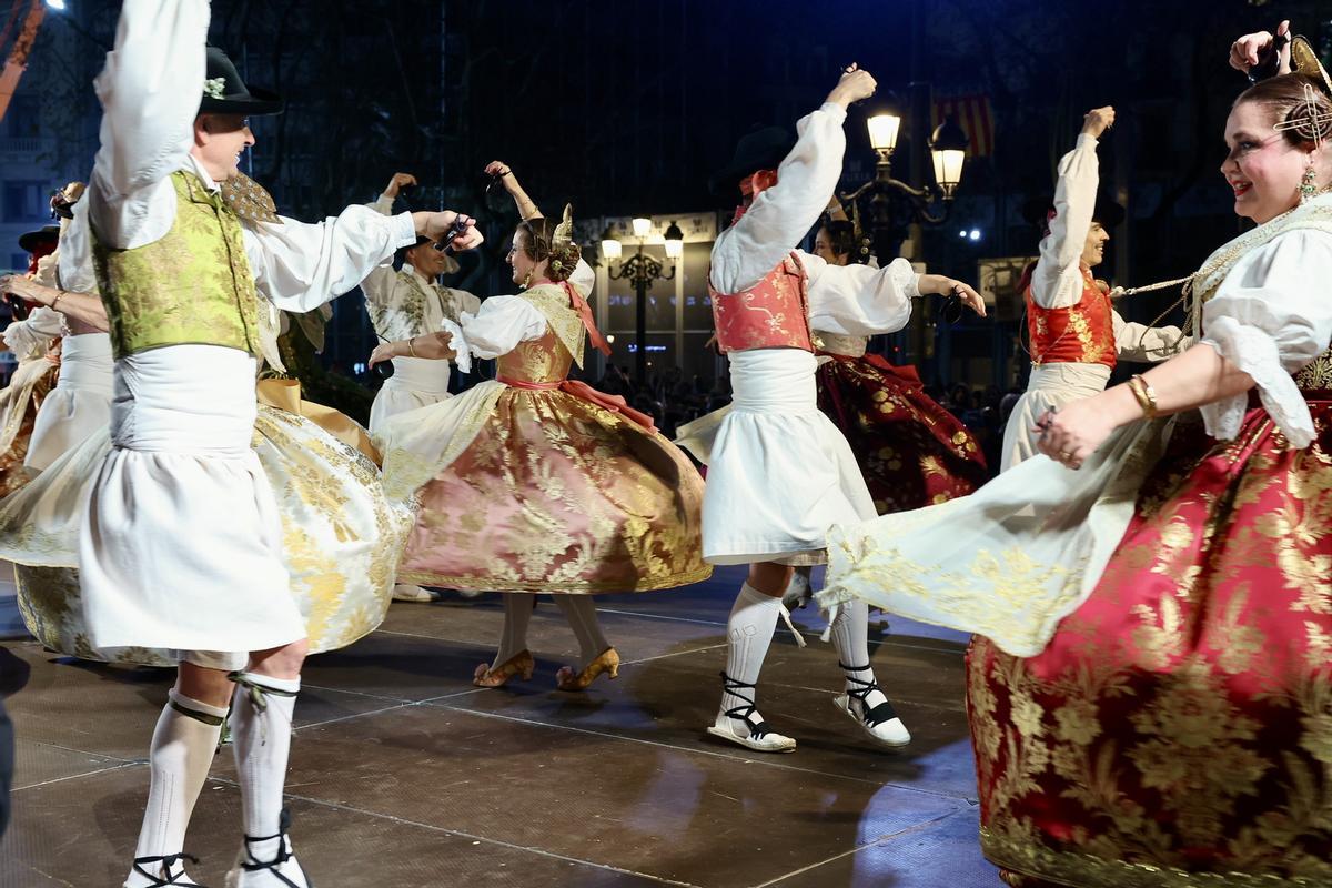 Bailes Tradicionales a pie de Ayuntamiento en las Fallas 2026