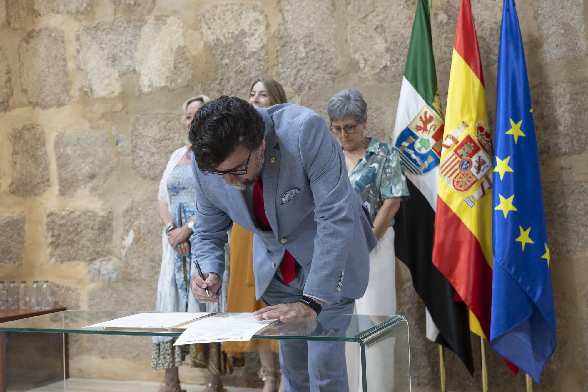Así ha sido la firma del plan de empleo de Extremadura