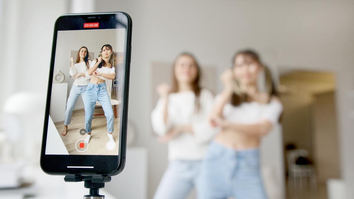 Algunos vídeos de TikTok estarían provocando tics a adolescentes