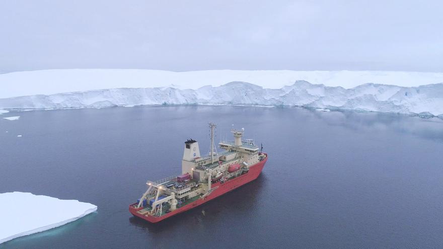 El superglaciar antártico Thwaites se sostiene ya solo &#039;por los pelos&#039; y haría subir el mar hasta 3 metros