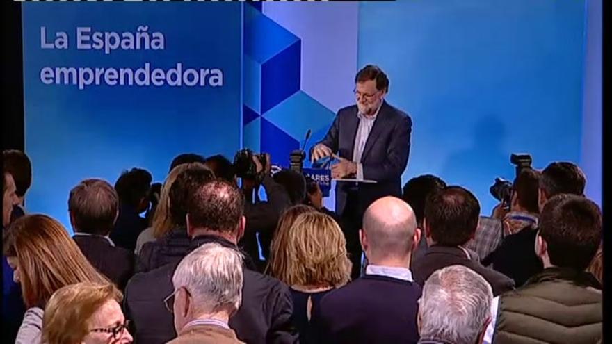 Rajoy relaciona el modelo de inmersión lingüística en las escuelas catalanas, con la escasa inversión en educación e Internet