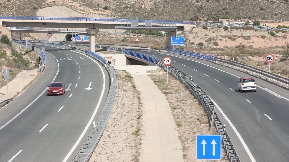 Vehículos circulando por la autopista de circunvalación de Alicante este fin de semana.