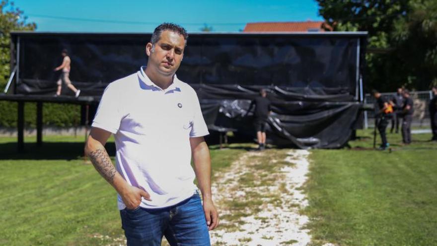 Roberto Conde posa en la finca donde se realizan estos conciertos. |   // BERNABÉ