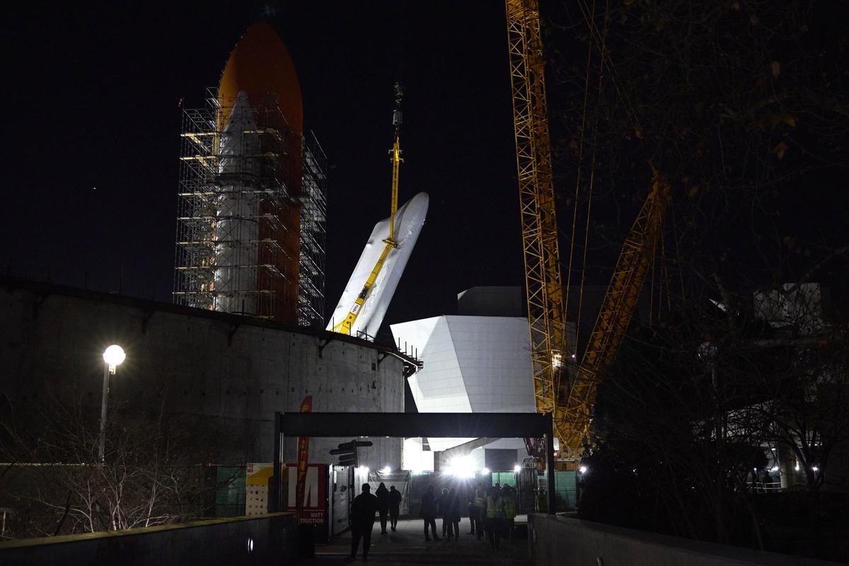 El transbordador Endeavour se instala en California para ser expuesto