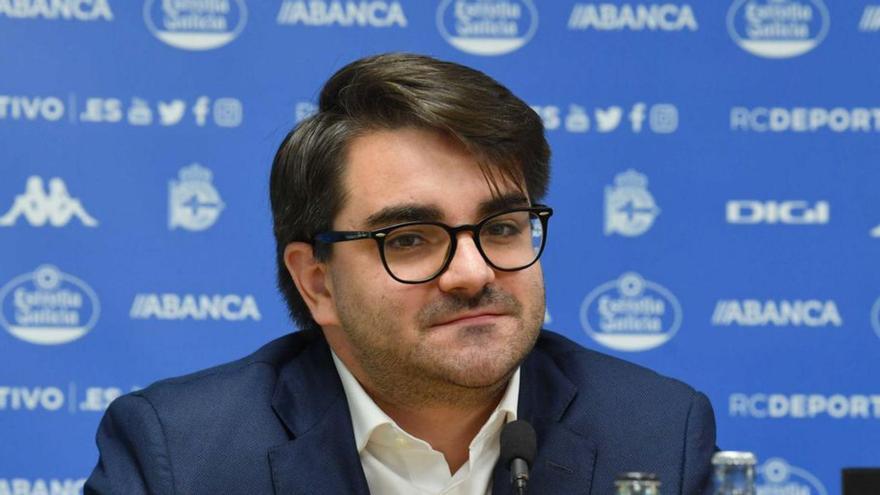 Massimo Benassi, en una rueda de prensa. | Iago López